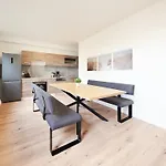 Tolstov Apartments - 3 Room Apartments - Kitchen - Dining Room - 25 Min To Messe Dus