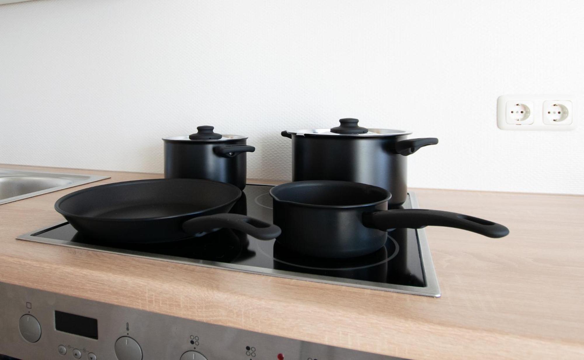 Apartment Tolstov - 3 - Kitchen - Dining - 25 Min To Messe Dus Dusseldorf