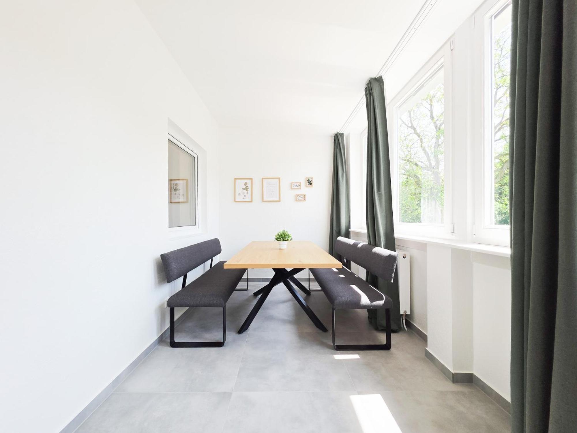 Tolstov - 3 - Kitchen - Dining - 25 Min To Messe Dus Apartment Dusseldorf