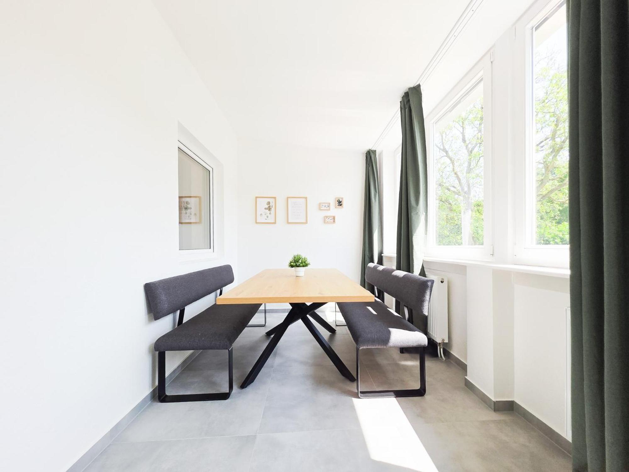 Tolstov - 3 - Kitchen - Dining - 25 Min To Messe Dus Dusseldorf