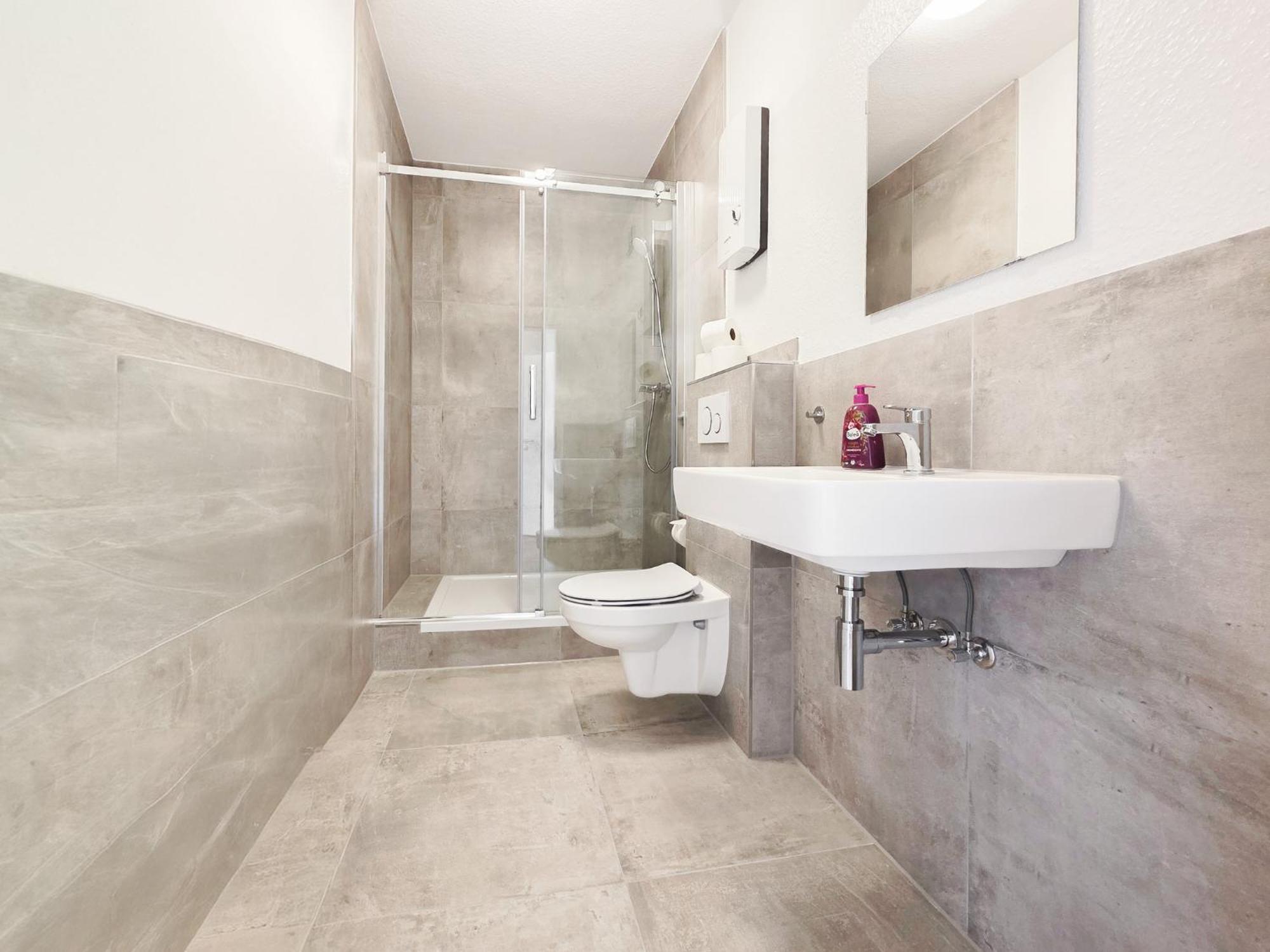 Apartment Tolstov - 3 - Kitchen - Dining - 25 Min To Messe Dus Dusseldorf