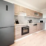 Tolstov - 3 - Kitchen - Dining - 25 Min To Messe Dus Apartment *