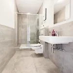 Apartment Tolstov - 3 - Kitchen - Dining - 25 Min To Messe Dus Düsseldorf